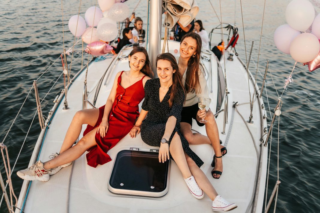 yacht rental Dubai for birthday